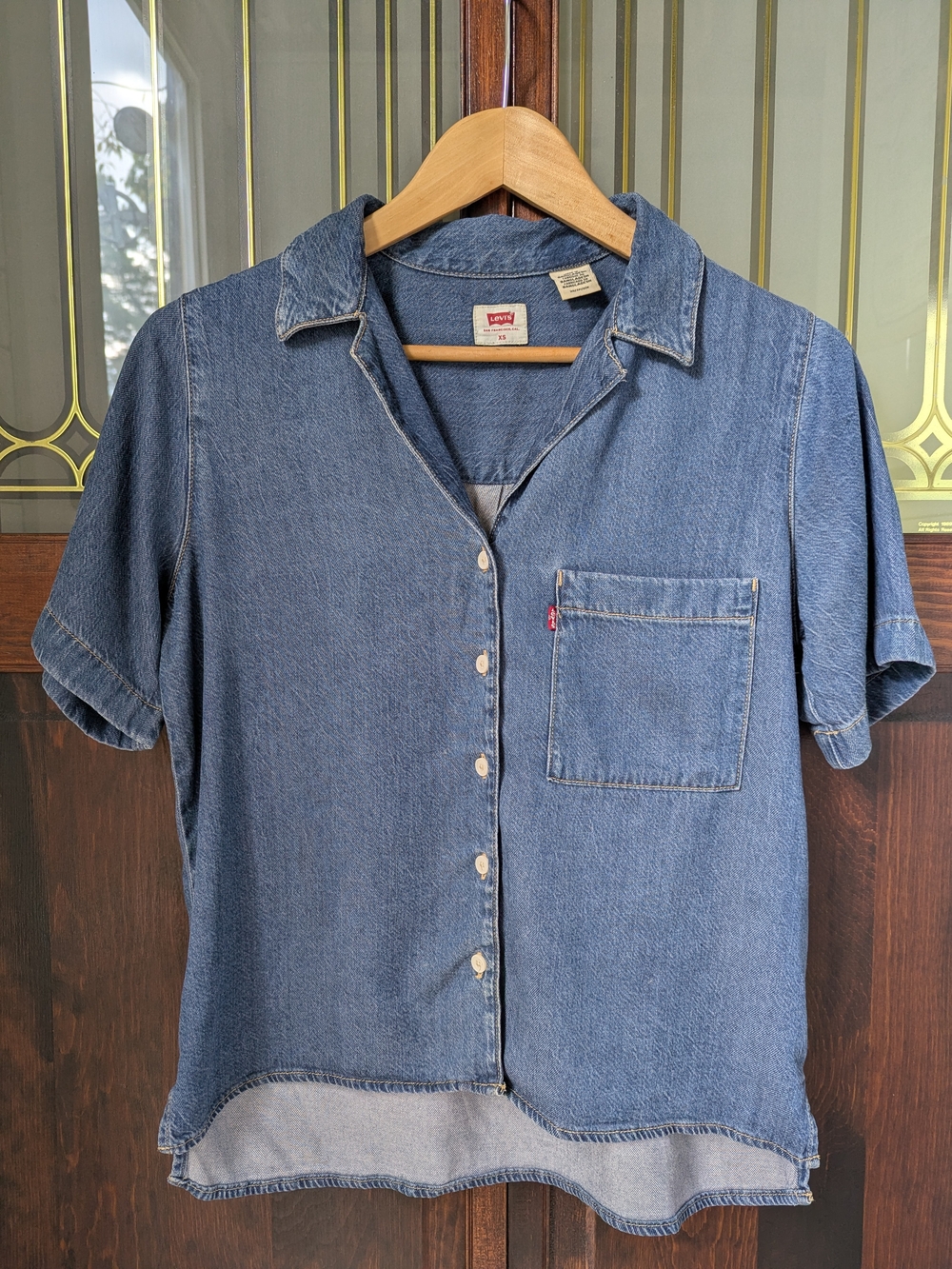 Levi's Women's Medium Blue Denim Short Sleeve Button-Front Shirt